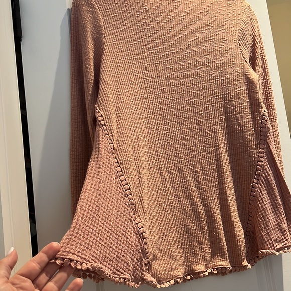 eri+ali top - Picture 5 of 6